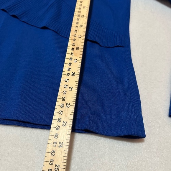 St. John Collection By Marie Gray Women’s Sweater Blue Size 8 - Picture 4 of 9